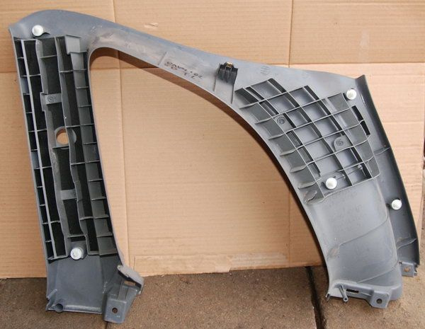 Toyota Rav4 2002 5D osłona słupka tylnego