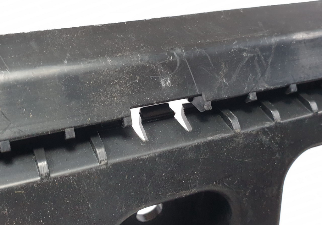 Citroen C3 III  2016- ślizg tył środkowy 9813245980 NOWY ORYGINAŁ