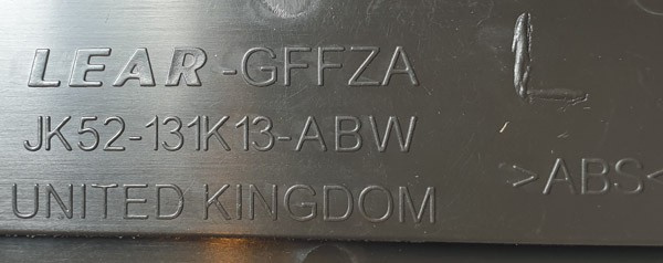 Range Rover osłona prowadnicy fotela przód lewa LR113449 JK52-131K13-ABW ORG NOWY