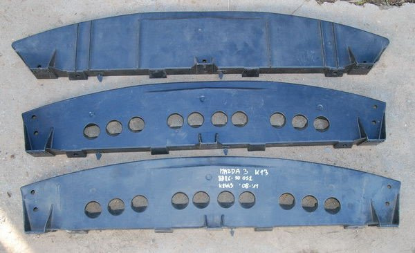 Mazda III 3 belka dolna wzmocnienie przód