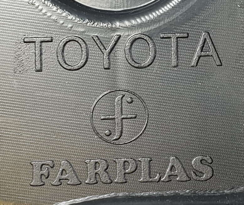 Toyota Auris II wygłuszenie listwa błotnika prawa 53827-02170 NOWY ORYGINAŁ