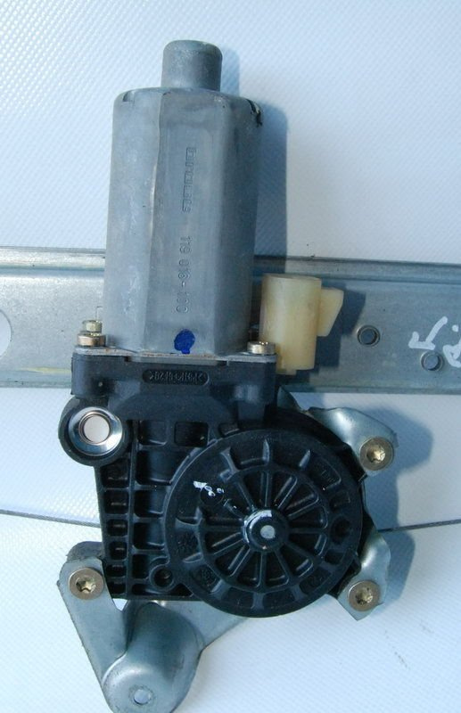 Mercedes W163 ML podnośnik TYŁ TYLNY PRAWY