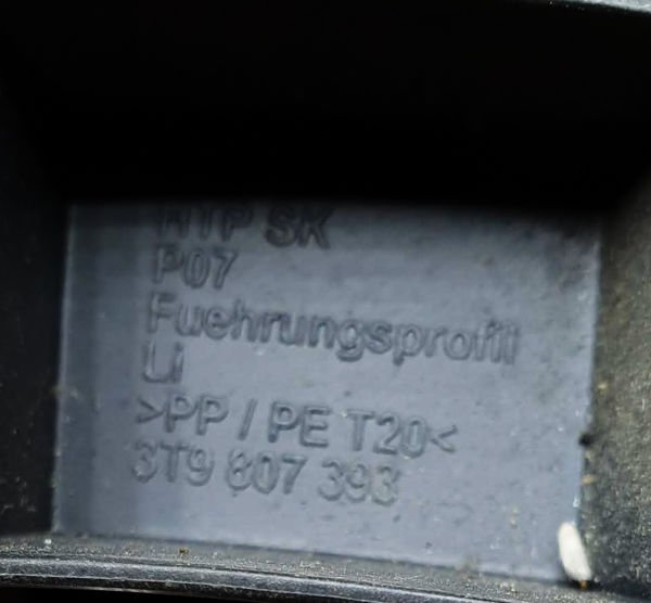 Skoda Superb II Kombi ślizg tył tylny lewy 3T9807393