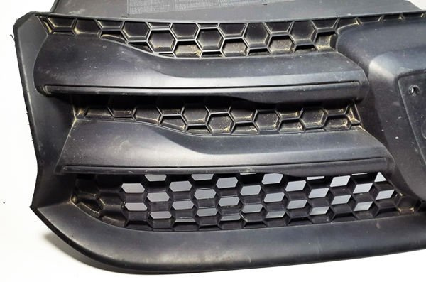 Dacia Sandero II Logan II grill atrapa 623103971R