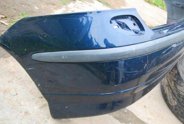 Nissan Almera Tino zderzak tył tylny