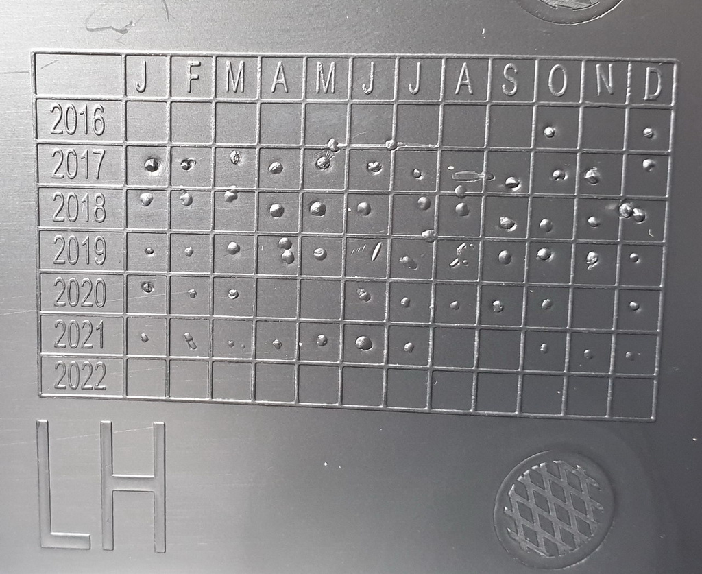 Range Rover Velar listwa błotnika i wnęki koła tył lewa J8A2-28371-AD NOWY ORYGINAŁ