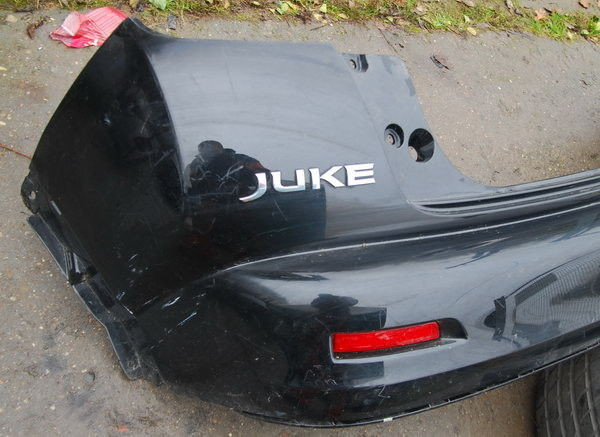 Nissan Juke 2012 zderzak tylny odblaski