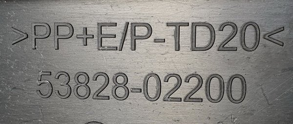 Corolla E18 2013- wygłuszenie listwa błotnika lewe NOWA