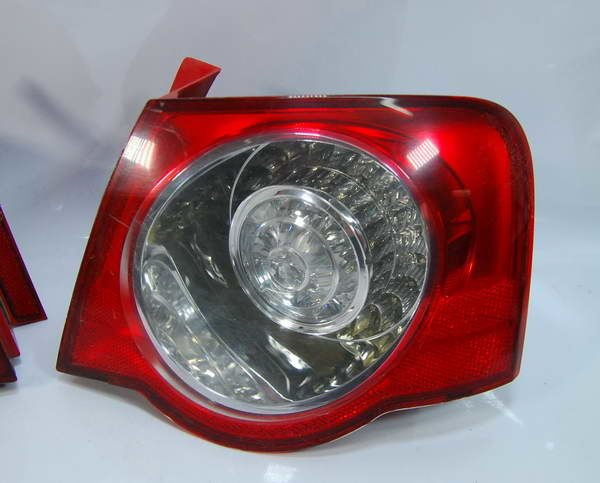 VW Passat B6 lampa TYŁ TYLNA PRAWA SEDAN