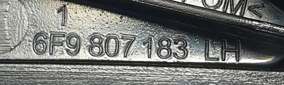 Seat Arona ślizg przód lewy 6F9807183 NOWY ORYGINAL