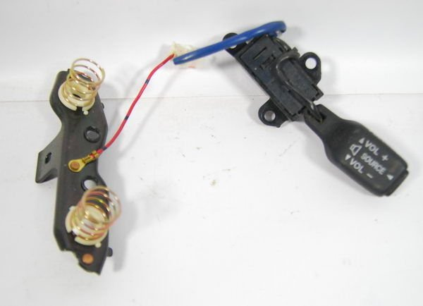 Mazda Premacy 2003 LIFT przełącznik sterowania radiem