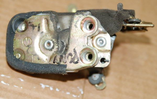 Hyundai Pony 1992 zamek drzwi TYLNY LEWY