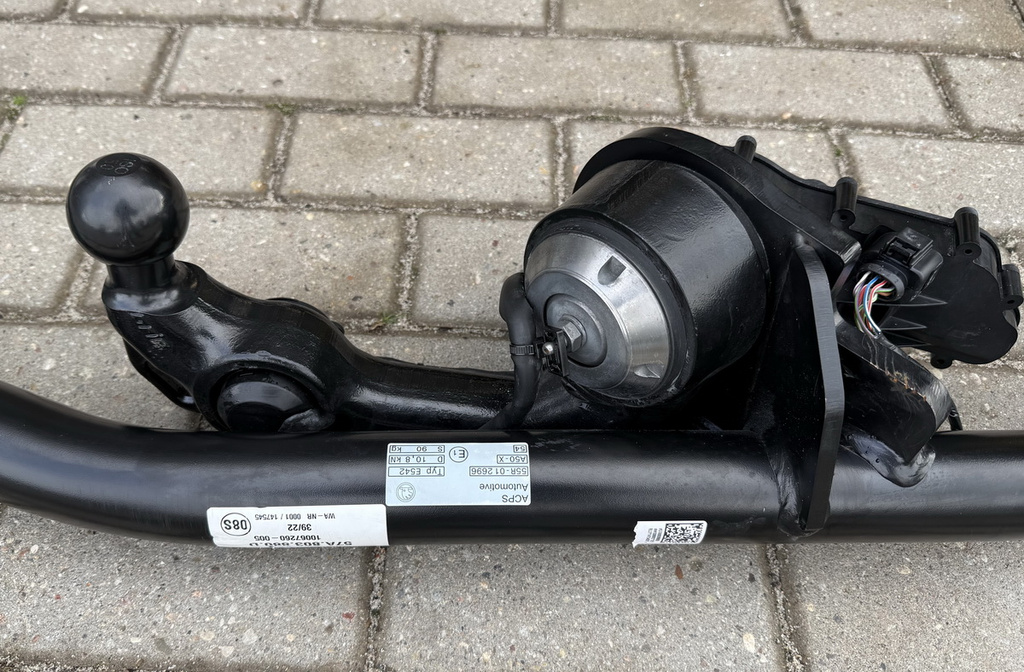 Seat Ateca Skoda Karoq elektryczny hak holowniczy 57A803880D ORYGINAŁ
