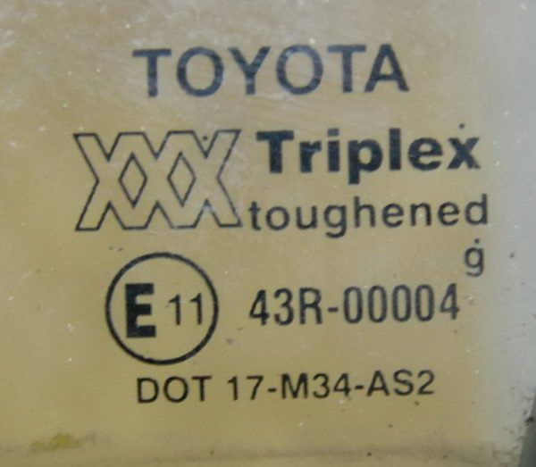 Toyota Avensis 1998 szyba TYLNA LEWA