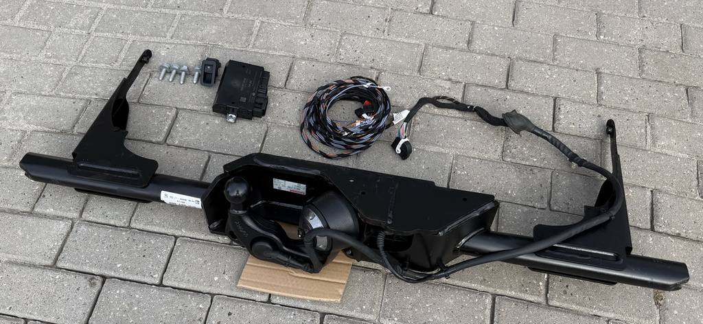 VW Touran II 5TA 2015- elektryczny hak wiązka moduł KOMPLET