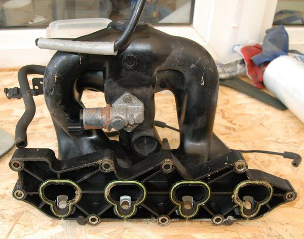 Ford Focus MK1 1.8 2.0 16V kolektor ssący