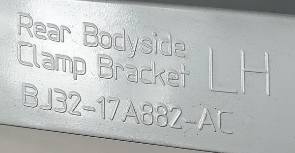 Range Rover Evoque ślizg tył lewy BJ32-17A882-AC NOWY ORYGINAŁ
