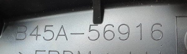 MAzda 3 III BM wygłuszenie listwa błotnika przód prawa B45A-56916 ORG NOWA