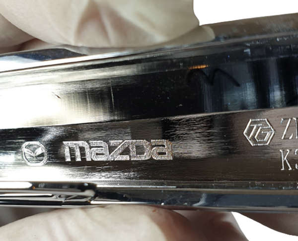 Mazda MX-30 listwa chrom przód prawa DN4E507J1 ORG NOWA
