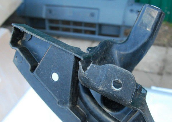 VW Golf V belka pod zderzak przód dolna 1K0807093C