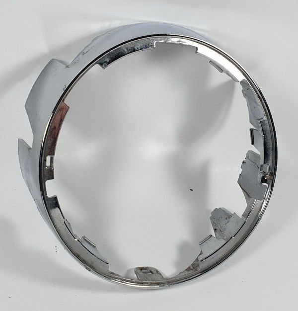 VW Arteon podstawa listwa na grill 3G8853343