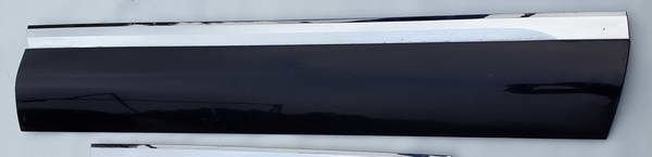 VW Touareg 7P listwa przód przednia prawa 7P6854940H