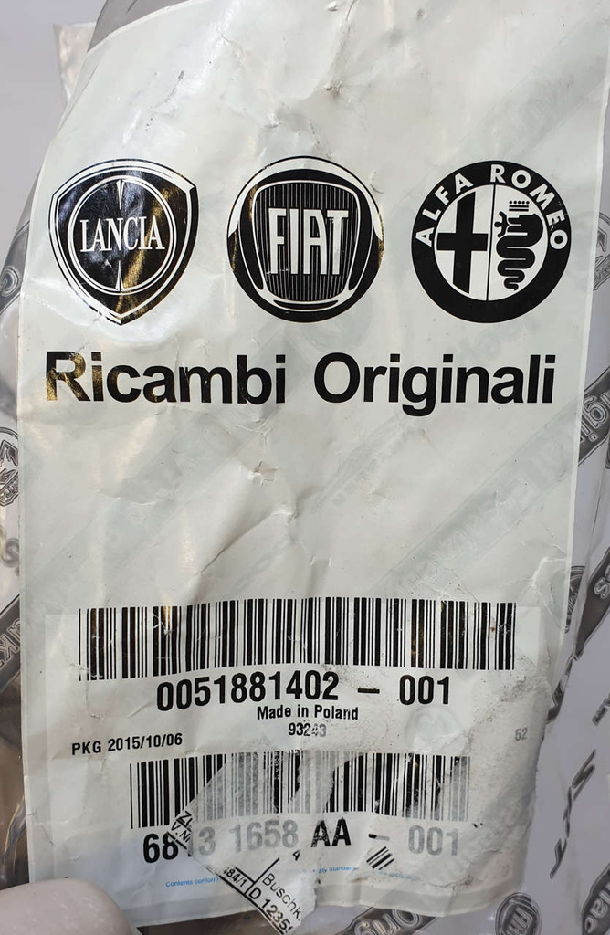 Fiat 500 ABARTH ślizg tył prawy 51881402 NOWY ORYGINAŁ