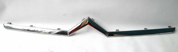 Citroen C4 listwa na zderzak chrom logo emblemat