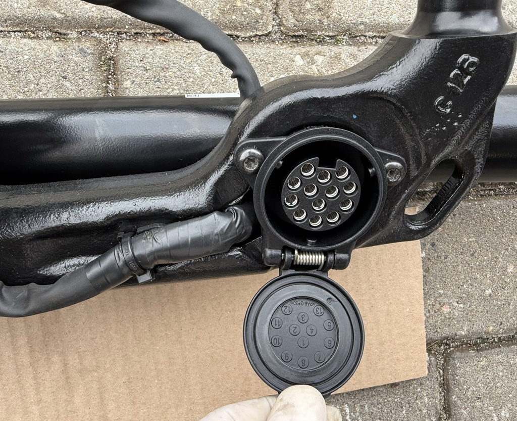 Cupra Formentor elektryczny hak holowniczy 5FF803880A ORYGINAŁ