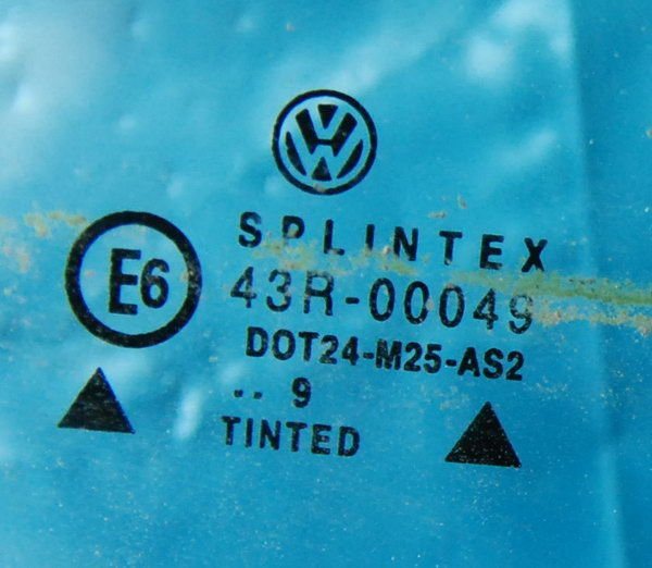 VW Golf IV '98 5D szyba TYLNA PRAWA MAŁA