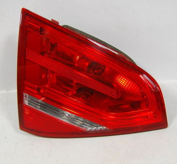 Audi A3 Cabrio lampa TYLNA LEWA 8P0945093
