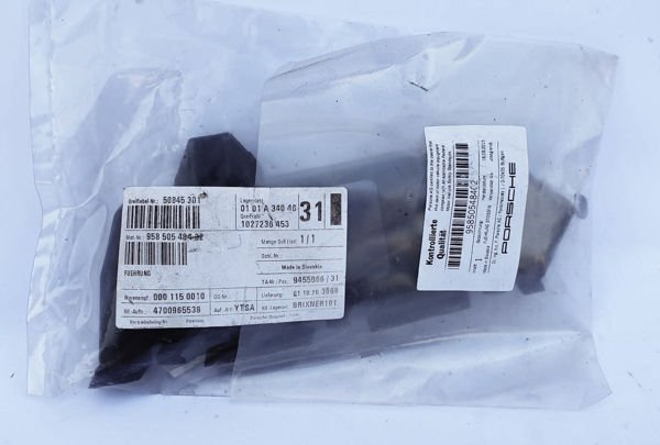 Porsche Cayenne 958 ślizg tył prawy 95850548402