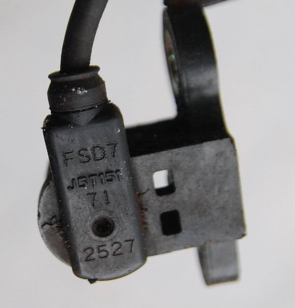 Mazda Premacy 1.8 2.0 LIFT czujnik położenia wału J5T151