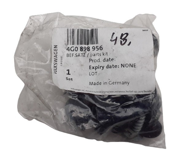 Audi A4 A5 A6 A7 elementy montażowe zderzaka 4G0898956 ORG NOWY