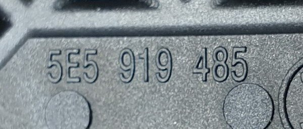 Skoda Octavia III 2013-2016 mocowanie czujnika parkowania PDC 5E5919485 ORG NOWE