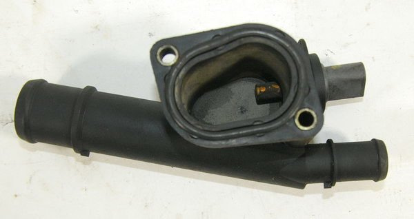 VW AUDI 2.0 TDI króciec wody 038121132G
