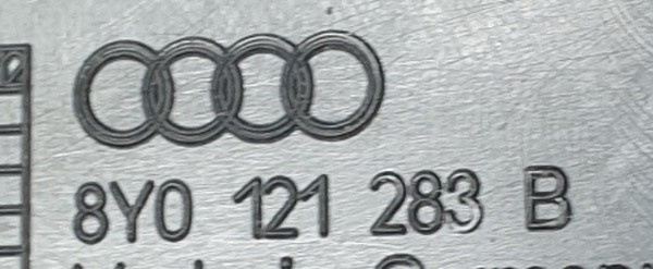 Audi A3 8Y kierownica powietrza górna prawa 8Y0121283B ORG NOWY