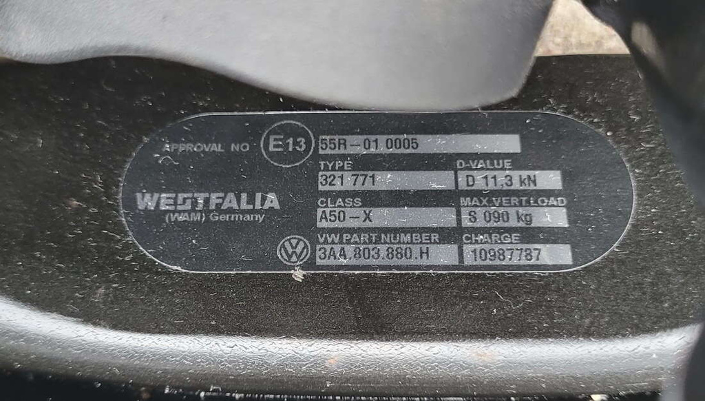 VW Passat B7 Elektryczny hak holowniczy moduł przycisk wiązka śruby ZESTAW