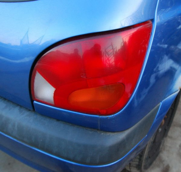 Ford Fiesta MK5 2001 lampa TYLNA PRAWA