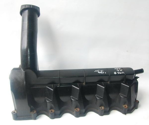 Mercedes W168 1.6 16V obudowa pokrywa silnika