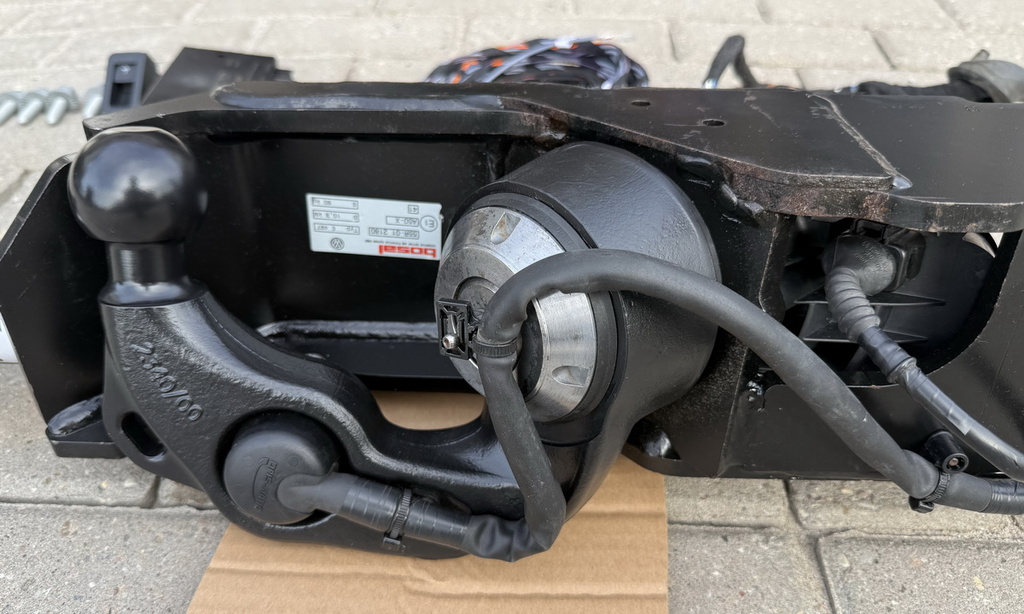 VW Touran II 5TA 2015- elektryczny hak wiązka moduł KOMPLET