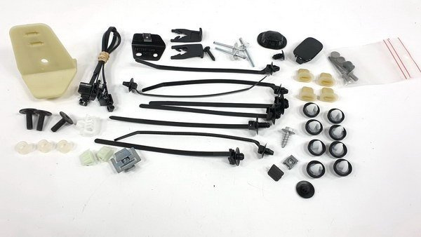 Renault Clio III spinki klipsy drzwi przód 800999849R NOWE