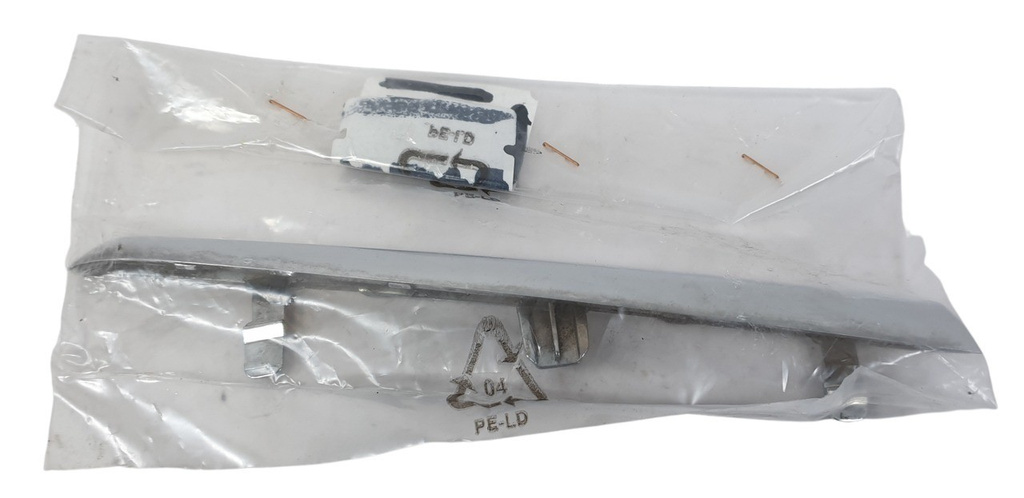 Toyota Yaris 2017-2020 listwa chrom przód prawa 53123-0D370 ORYGINAŁ