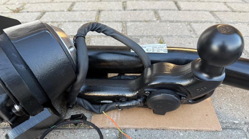 Cupra Formentor elektryczny hak holowniczy 5FF803880A moduł śruby wiązki przycisk ZESTAW