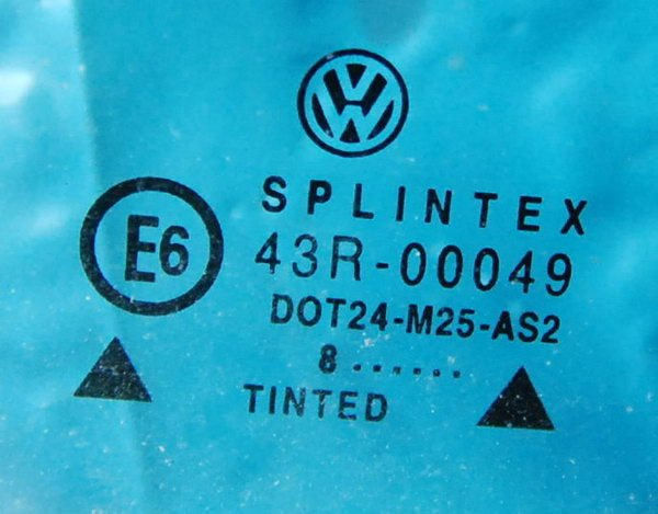 VW Golf IV '98 5D szyba TYLNA PRAWA MAŁA