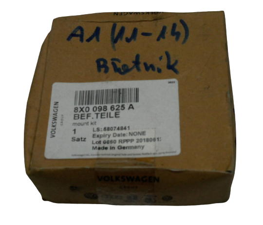 Audi A1 mocowania błotnika przód 8X0098625A NOWY ORYGINAŁ