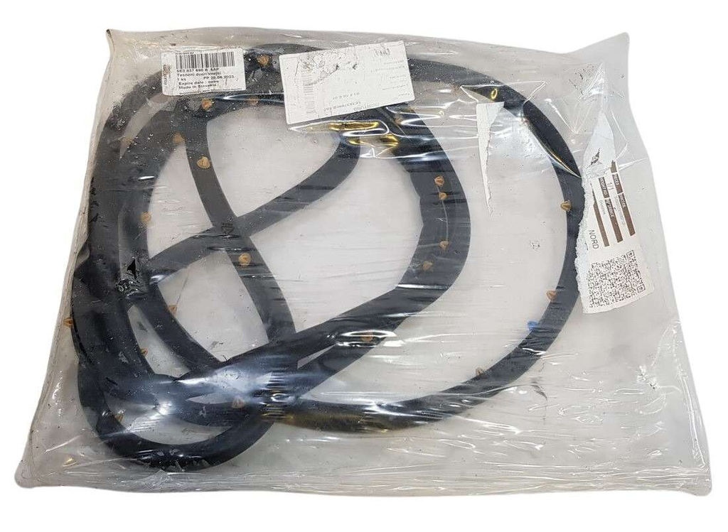 Skoda Octavia IV 5E3 uszczelka karoseryjna przód prawa 5E3837698B 5AP NOWY ORYGINAŁ