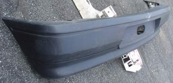 Renault Clio I zderzak tylny