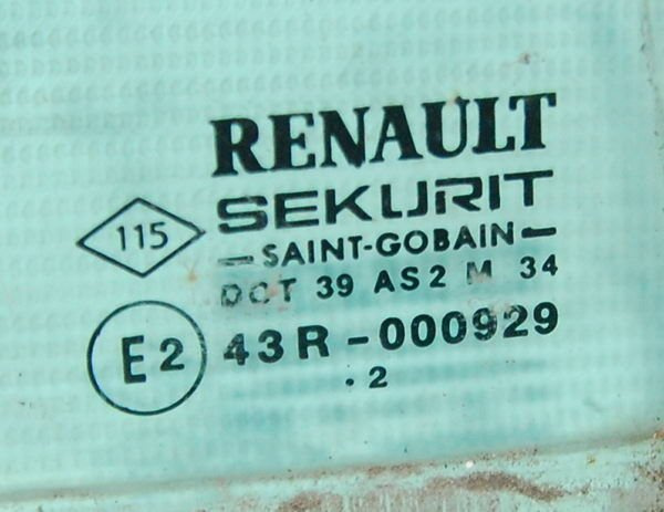 Renault Laguna II 2002 szyba TYLNA PRAWA MAŁA