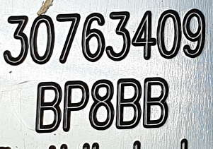 Volvo XC60 2009-2013 zaślepka zderzaka przód 30763409 NOWY ORYGINAŁ